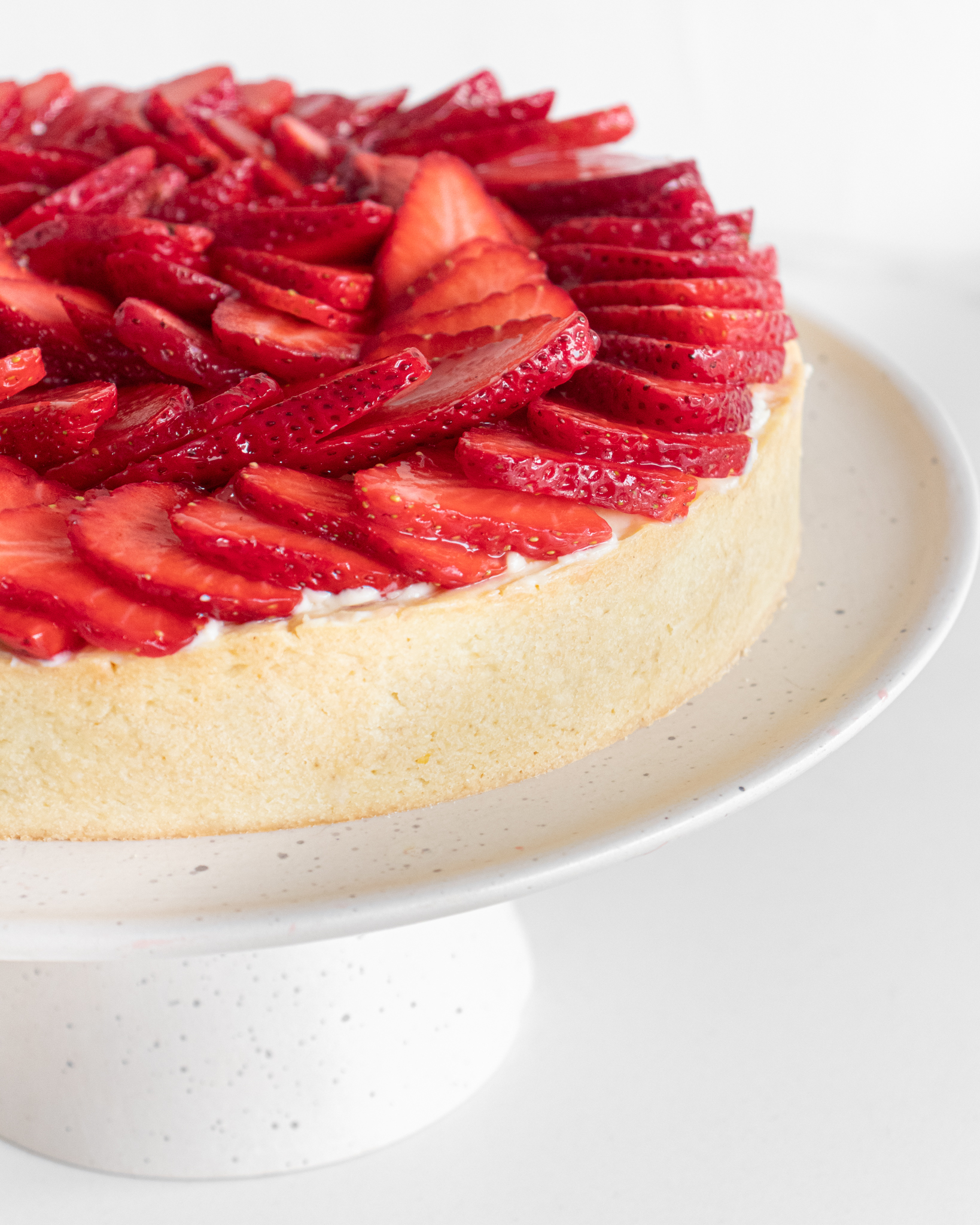 TARTA DE CREMA DIPLOMATA Y FRUTILLAS