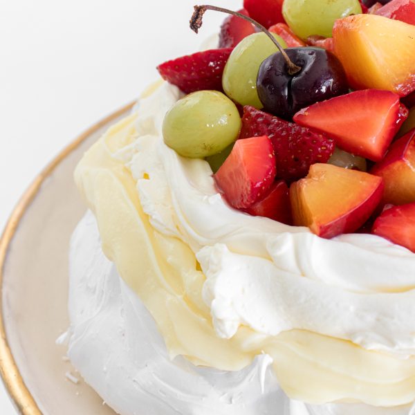 Pavlova con Fruta Fresca